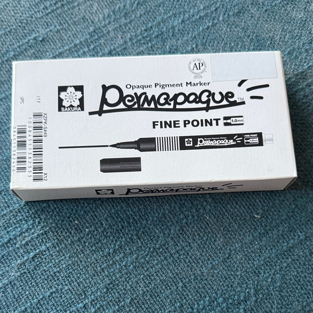 New 12 Sakura Permapaque Black Fine Point Markers